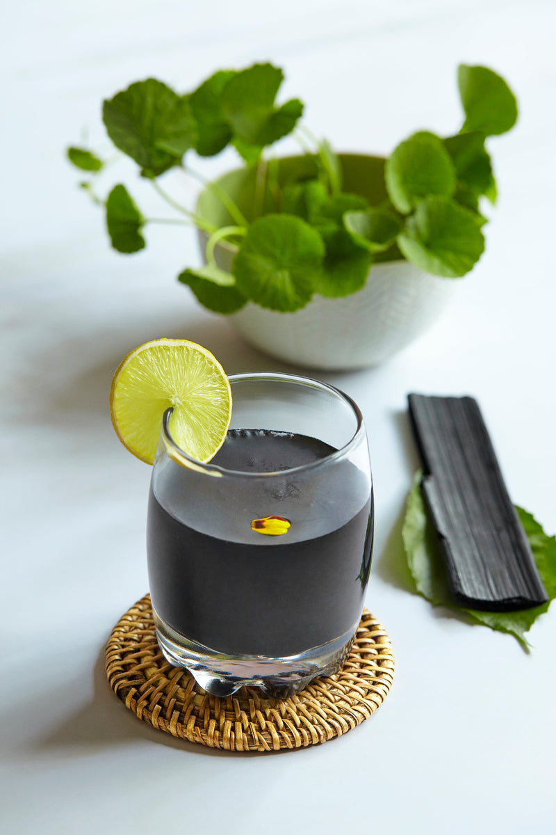 Activated charcoal lemonade